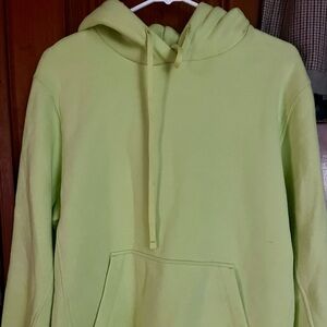 Vineyard Vines Brand new with tags size M